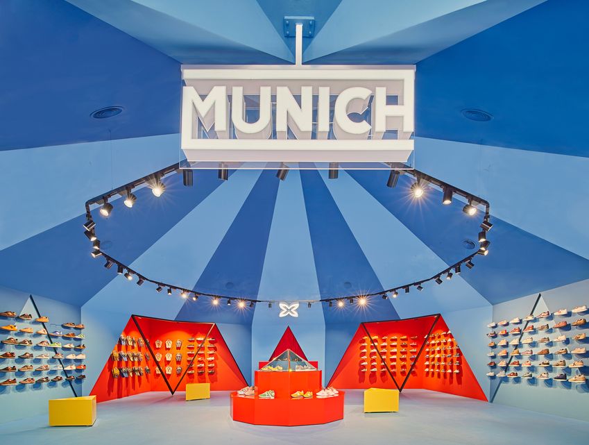 Dit is geen circustent, maar een sneakerwinkel