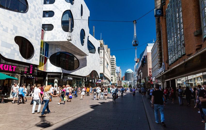 Waarom warenhuizen winnaars worden en V&D terug moet komen