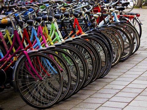 Amsterdamse 'toeristenwinkel' mag fietsen blijven verhuren