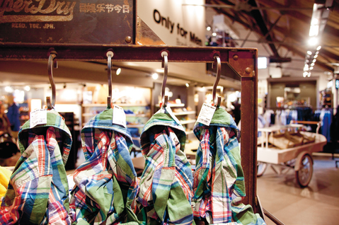 Proces-verbaal voor Only for Men en Shoeby