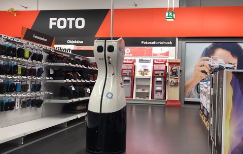 Deze robot brengt de winkel van Saturn in kaart