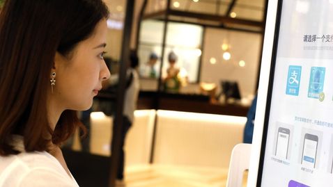 Zo betaal je met een glimlach bij KFC