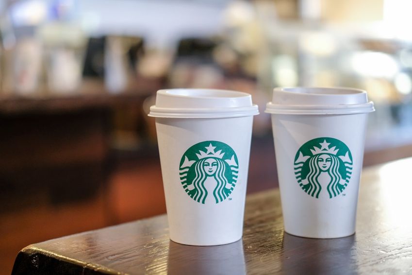 Starbucks opent binnen Alibaba's Hema