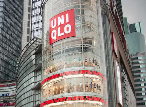 Uniqlo haalt voor het eerst meer omzet uit het buitenland