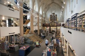 Van der Velde maakt van Waanders een boekwinkelketen