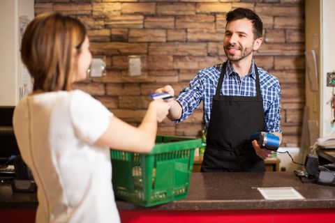 Retailers stuiten op krappe arbeidsmarkt voor verkoopmedewerkers