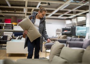 Zes woonwinkels in Almere op de fles