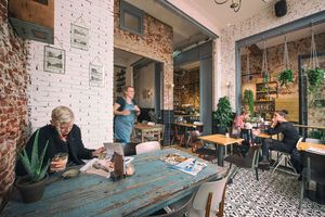 Yoghurt Barn mikt op faillissement voor bijna-naamgenoot
