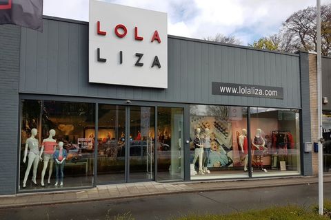 LolaLiza heeft het moeilijk, ook in Nederland