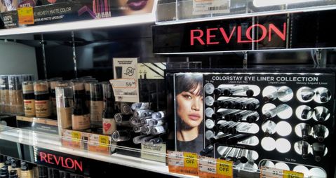 Cosmeticabedrijf Revlon in de problemen