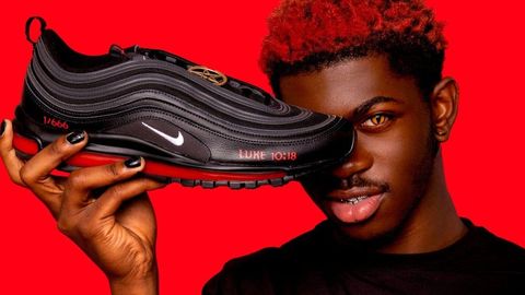 Nike naar de rechter om satansschoenen van rapper Lil Nas X