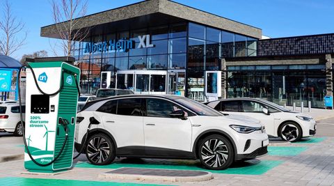 Albert Heijn wil 2000 snellaadplaatsen