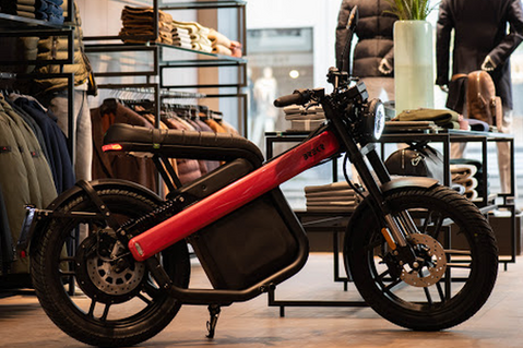 The Society Shop gaat brommers verkopen