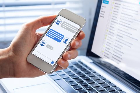 Chatbots: gevaarlijk of juist een uitstekend hulpstuk?