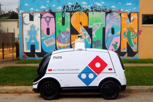 Domino's Pizza start met robotbezorging in Amerika