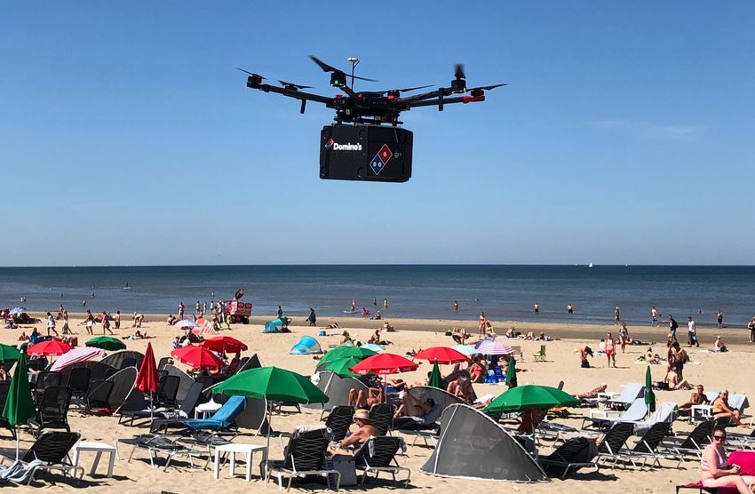 Domino's test pizzabezorging met drone in Zandvoort