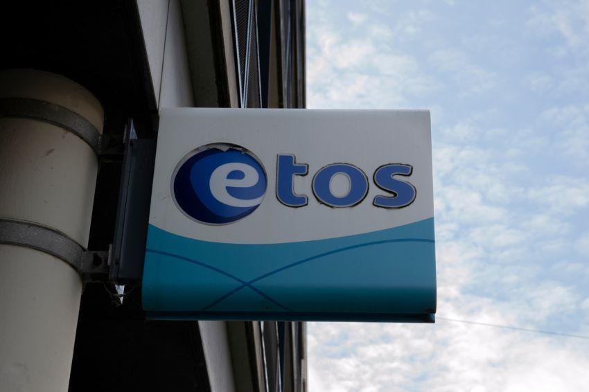 Medewerkers Etos voeren actie bij hoofdkantoor