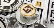 Luxe koffie drinken in het pop-upcafé van Fendi