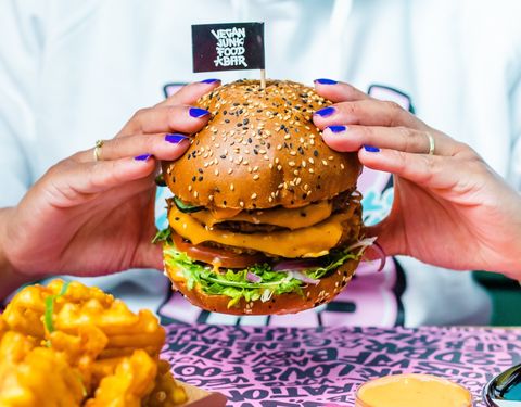 Zo wil Vegan Junk Food Bar de wereld veroveren