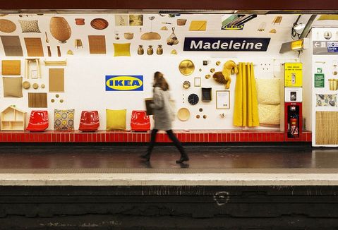 IKEA tovert metrostation om tot showroom