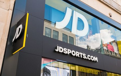 JD Sports boekt meer omzet, minder winst