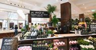 Dit vlaggenschip van Lush heeft een spa, bloemist en bibliotheek