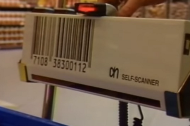Zo zag de eerste zelfscanner bij Albert Heijn eruit