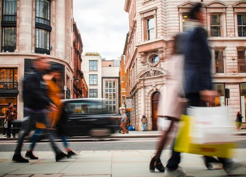 In de problemen door coronavirus: 'Winkels hebben miljarden nodig' 