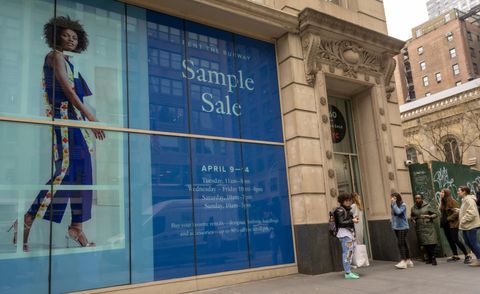 Rent the Runway sluit alle winkels