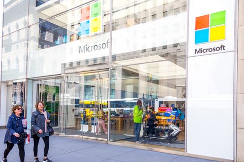 Microsoft stopt met bijna alle winkels