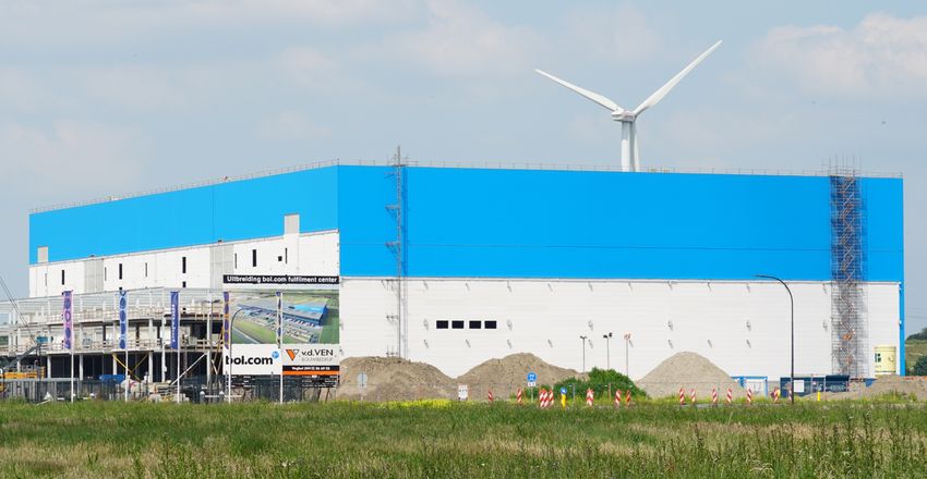'Verdozing' zet door: recordaantal mega-dc's erbij