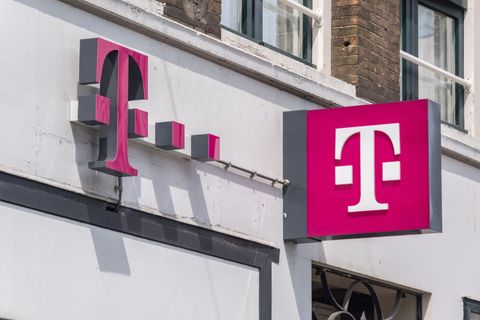 T-Mobile heropent elf winkels