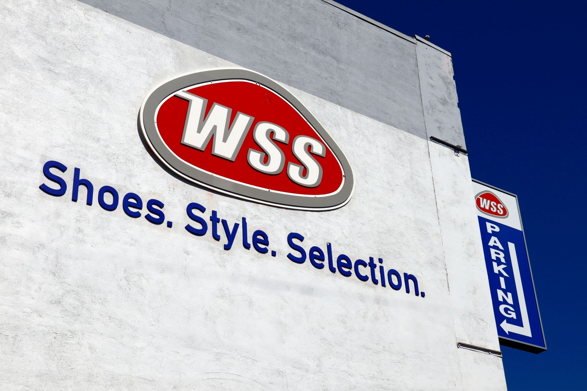 Foot Locker - RetailTrends