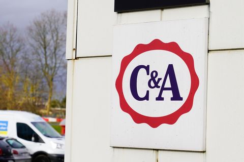 'C&A sluit dertig winkels in Frankrijk'