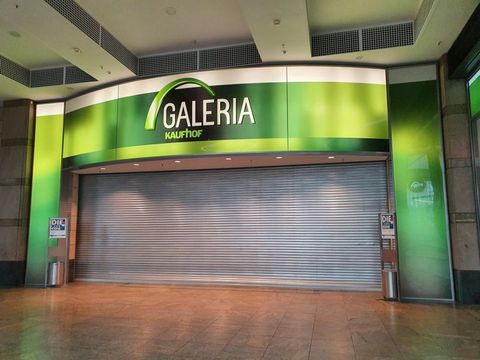 'Galeria Karstadt Kaufhof wil 62 winkels sluiten'