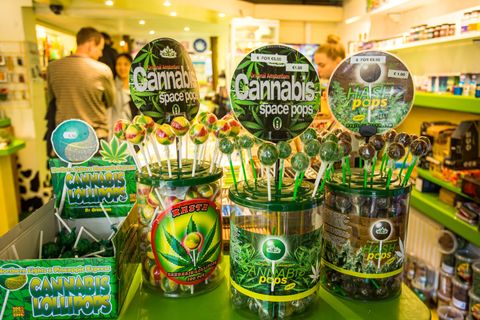 'Verkoop eetbare cannabisproducten in toeristenwinkels moet stoppen'