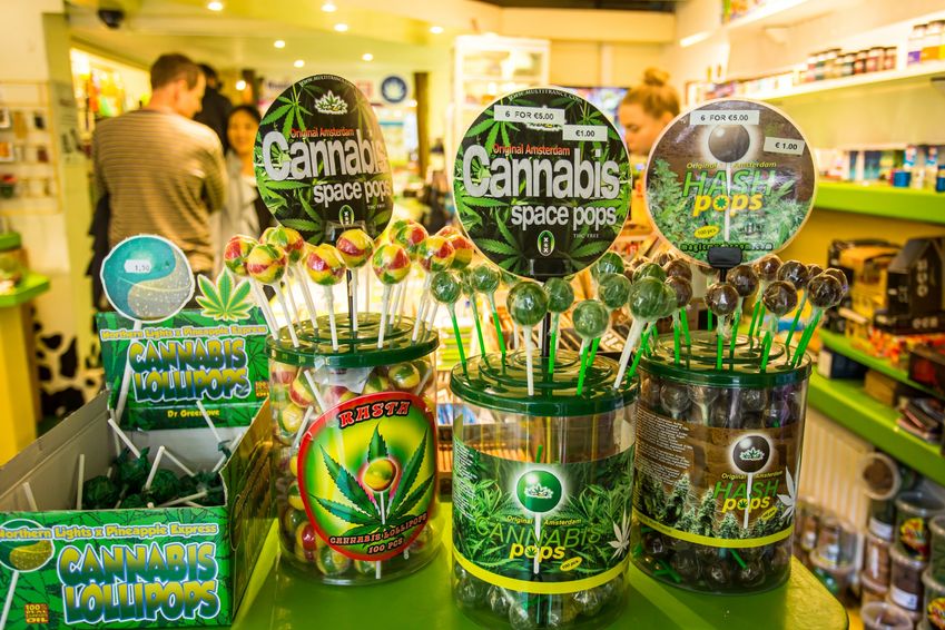 'Verkoop eetbare cannabisproducten in toeristenwinkels moet stoppen'