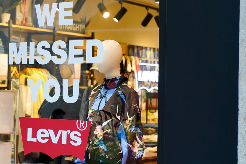 Levi's schrapt 700 banen na forse coronaklap