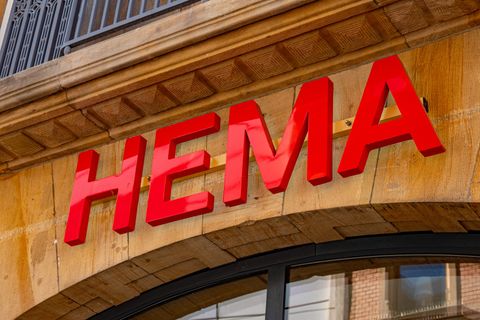 'Ontevreden beleggers vragen faillissement moederbedrijf HEMA aan'