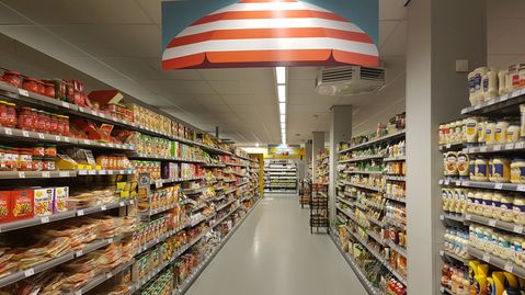 Jumbo en Plus passen vlees- en visrecepten aan