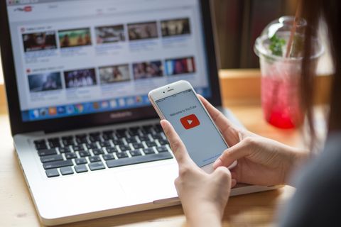 YouTube experimenteert met winkelfunctie in video's