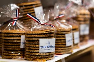 Souvenirwinkels in zwaar weer door stilgevallen toerisme