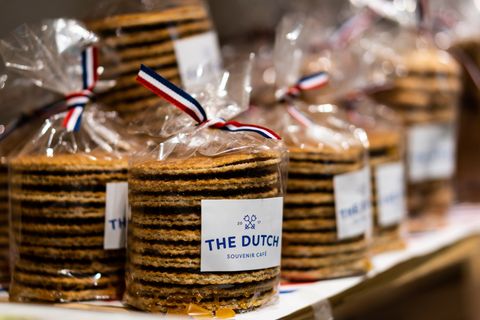 Souvenirwinkels in zwaar weer door stilgevallen toerisme