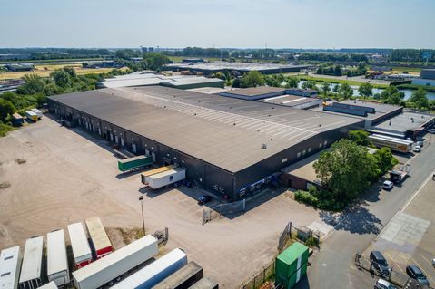 Tuinmeubelshop groeit en opent dc in Tiel