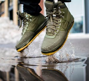 De Bijenkorf en Wear gestopt met schoonmaakservice voor sneakers