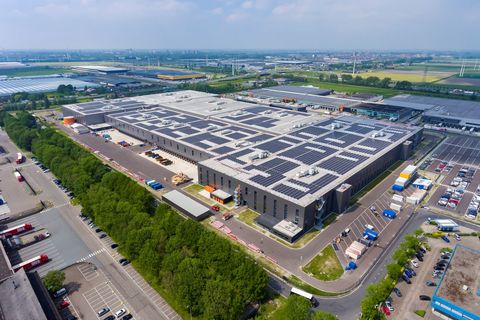 Zalando verstuurt eerste pakketje vanuit dc Bleiswijk