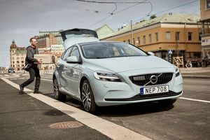 ​Geparkeerde Volvo als bezorglocatie