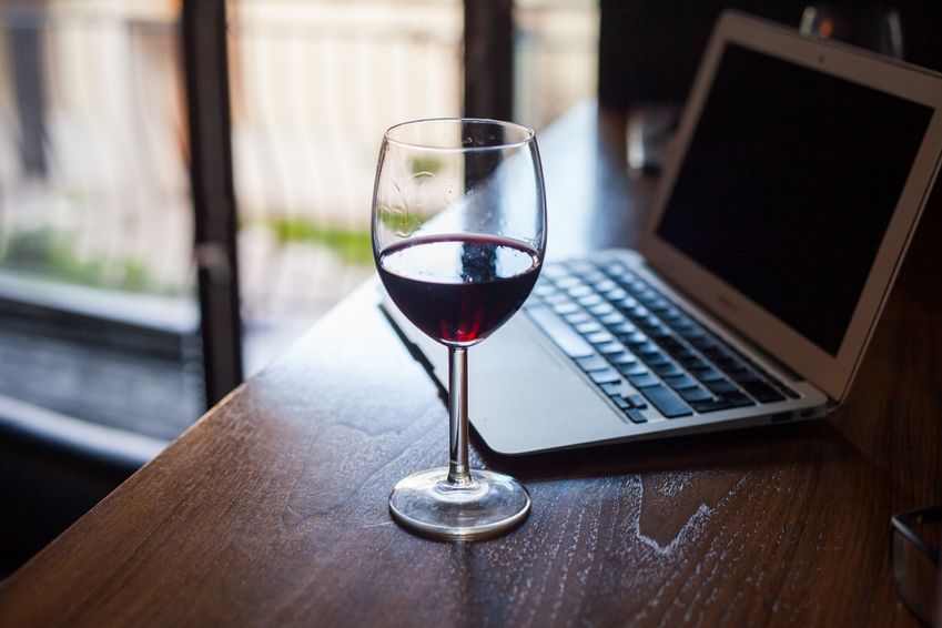 Nauwelijks controle bij online alcoholverkoop
