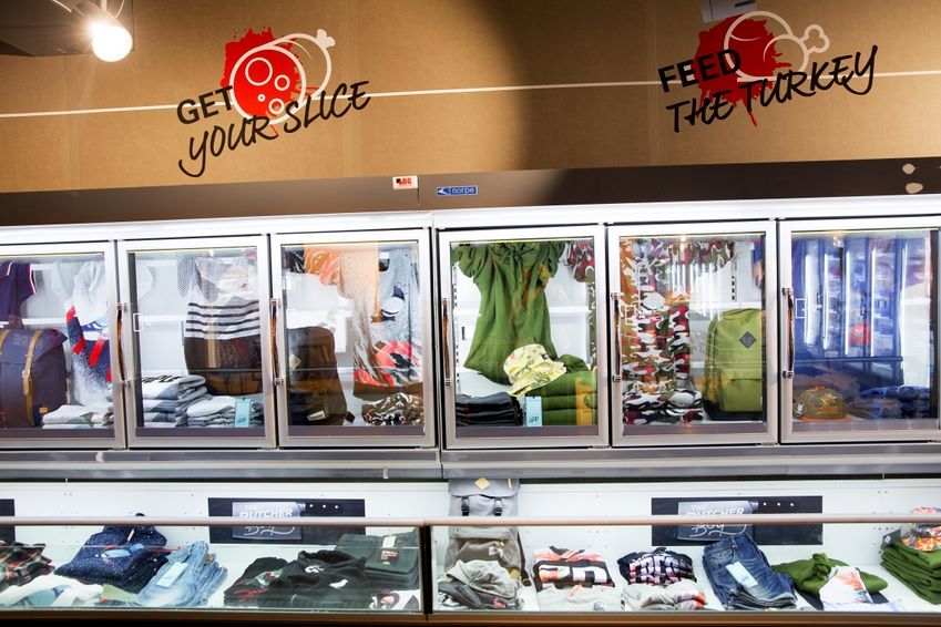 Rib.Eye.Steak hakt oude retail in de pan