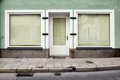 ‘Drentse winkelgebieden moeten kleiner’